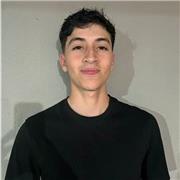 Joven con conocimientos y motivador para niños que tengan ganas de aprender de este deporte